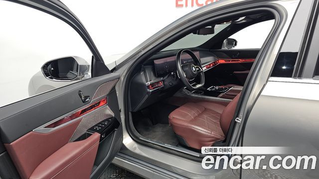 BMW 7 Series (G70) 740i sDrive Design Pure Excellence 2023 — фото 10