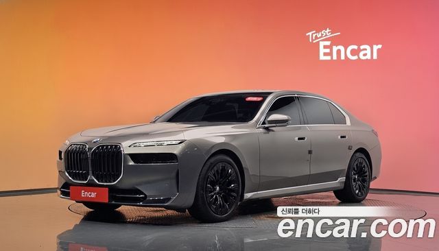 BMW 7 Series (G70) 740i sDrive Design Pure Excellence