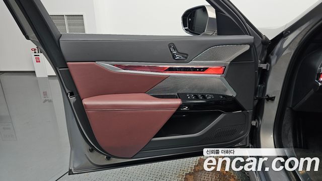 BMW 7 Series (G70) 740i sDrive Design Pure Excellence 2023 — фото 24