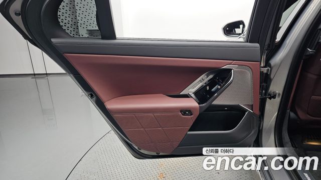 BMW 7 Series (G70) 740i sDrive Design Pure Excellence 2023 — фото 25