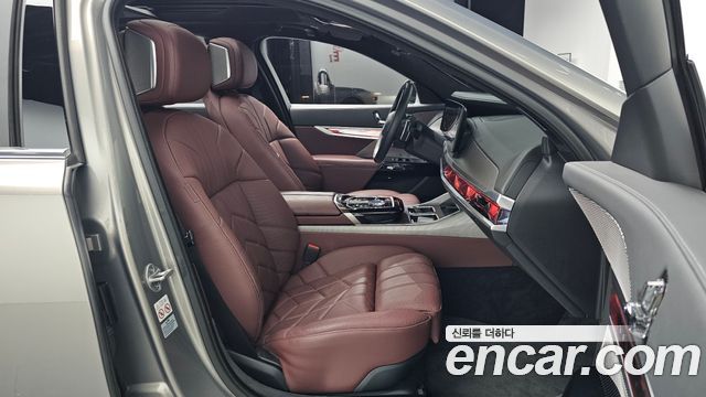 BMW 7 Series (G70) 740i sDrive Design Pure Excellence 2023 — фото 26