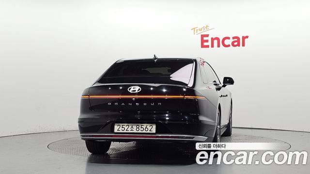 Hyundai Grandeur (GN7) 2,5 Gasoline 2WD Exclusive 2023 — фото 4
