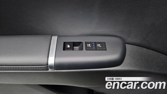 Hyundai Grandeur (GN7) 2,5 Gasoline 2WD Exclusive 2023 — фото 19