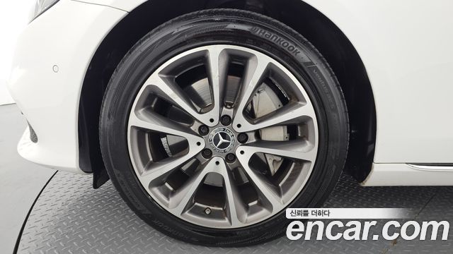 Mercedes-Benz E-Class (W213) E300 4MATIC Avnatgarde 2019 — фото 5