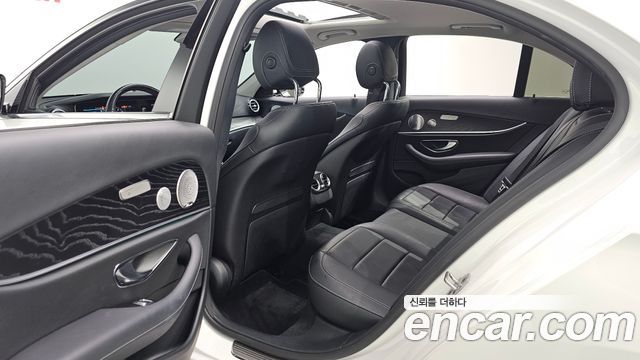 Mercedes-Benz E-Class (W213) E300 4MATIC Avnatgarde 2019 — фото 12