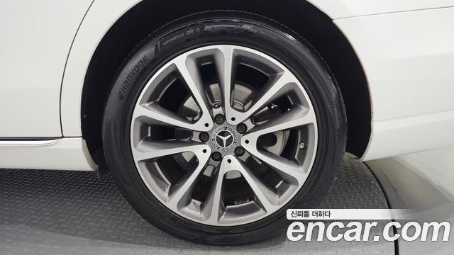 Mercedes-Benz E-Class (W213) E300 4MATIC Avnatgarde 2019 — фото 21