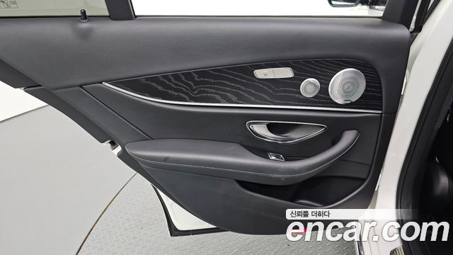 Mercedes-Benz E-Class (W213) E300 4MATIC Avnatgarde 2019 — фото 25