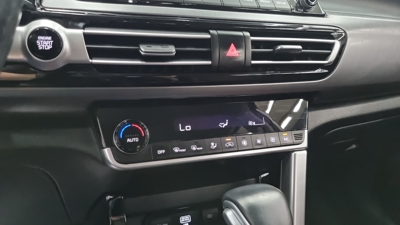 Kia Seltos Gasoline 1.6 Turbo 2WD Prestige 2020 — фото 17