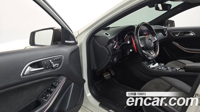 Mercedes-Benz A-Class (W176) A45 AMG 4MATIC 2018 — фото 10