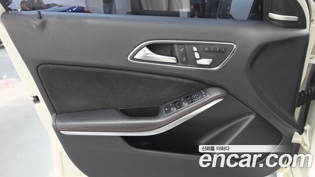 Mercedes-Benz A-Class (W176) A45 AMG 4MATIC 2018 — фото 24