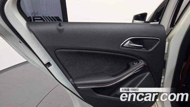 Mercedes-Benz A-Class (W176) A45 AMG 4MATIC 2018 — фото 25