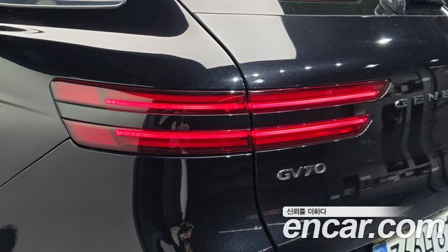 Genesis GV70 2.5T Gasoline AWD 2022 — фото 23