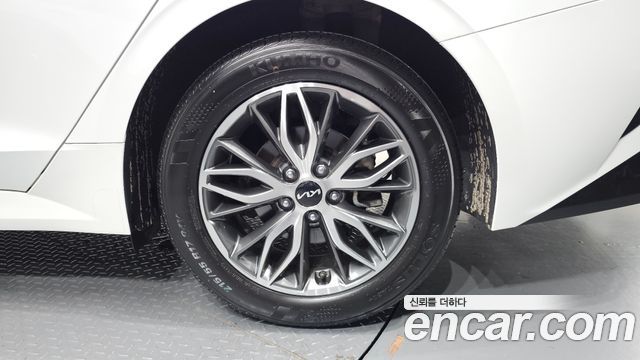 Kia K5 (III) 2.0 Prestige 2023 — фото 21