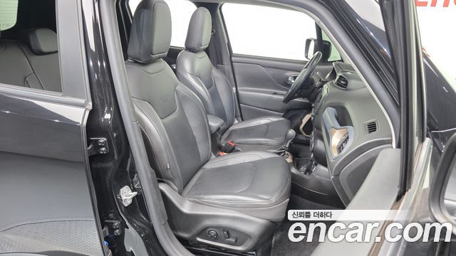 Jeep Renegade 2.0 Diesel Limited AWD 2017 — фото 11