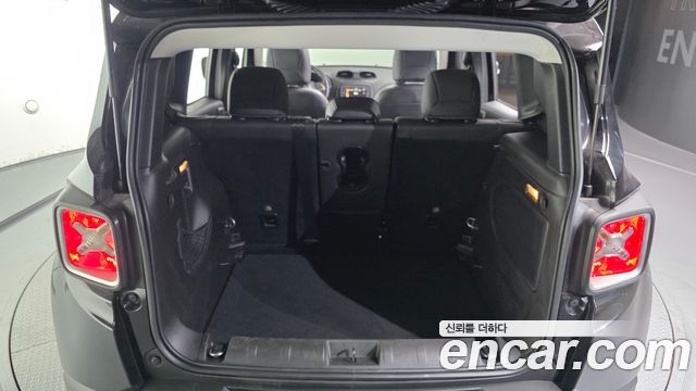 Jeep Renegade 2.0 Diesel Limited AWD 2017 — фото 20