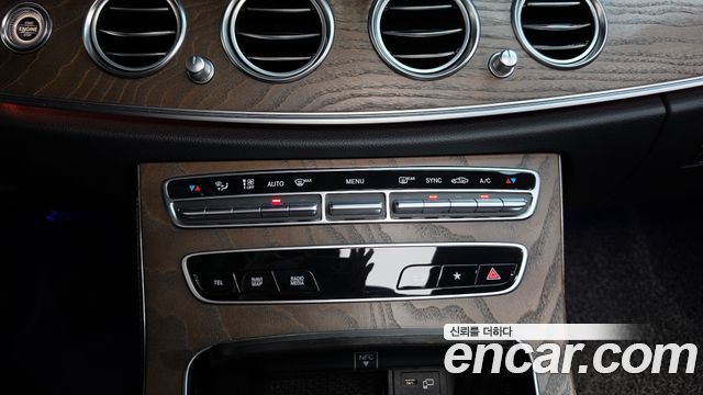 Mercedes-Benz E-Class (W213) E250 Exclusive 2021 — фото 35