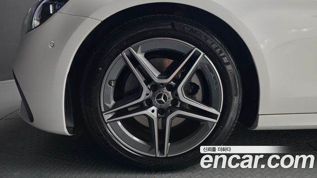 Mercedes-Benz E-Class (W213) E250 AMG Line 2023 — фото 5