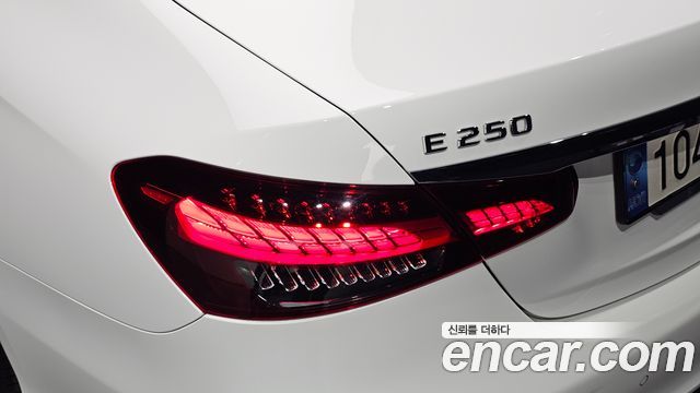 Mercedes-Benz E-Class (W213) E250 AMG Line 2023 — фото 23