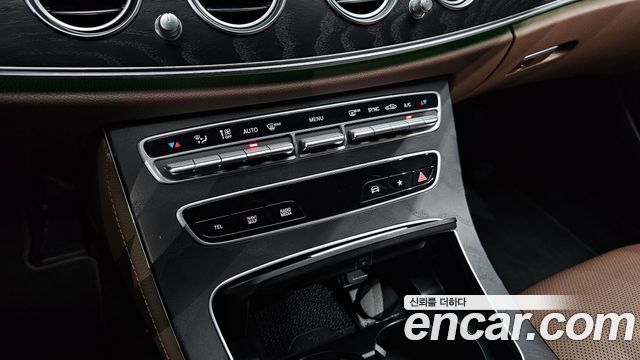 Mercedes-Benz E-Class (W213) E250 AMG Line 2023 — фото 27