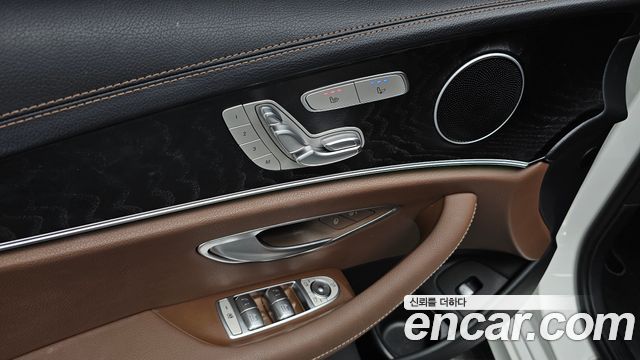 Mercedes-Benz E-Class (W213) E250 AMG Line 2023 — фото 32