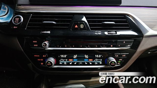 BMW 5 Series (G30) 530i M Sport Package Plus 2017 — фото 18