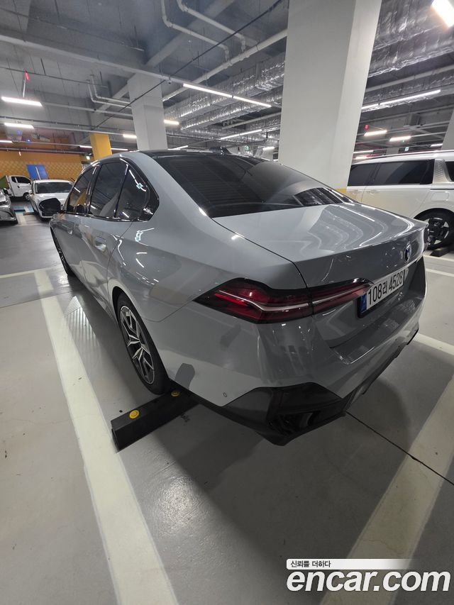 BMW 5 Series (G60) 520i M Sport 2024 — фото 17