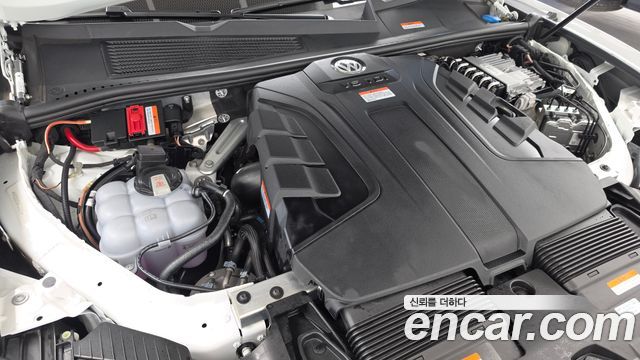 Volkswagen Touareg (III) 3.0 TDI R-Line 2023 — фото 6