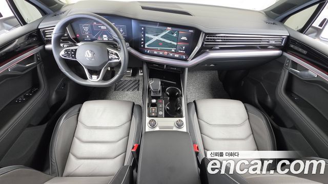 Volkswagen Touareg (III) 3.0 TDI R-Line 2023 — фото 7