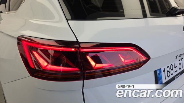 Volkswagen Touareg (III) 3.0 TDI R-Line 2023 — фото 23