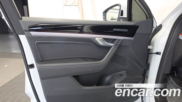 Volkswagen Touareg (III) 3.0 TDI R-Line 2023 — фото 24