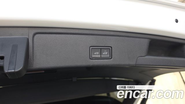 Volkswagen Touareg (III) 3.0 TDI R-Line 2023 — фото 34