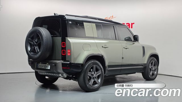 Land Rover Defender (L663) 110 P300 X-Dynamic SE 2025 — фото 2