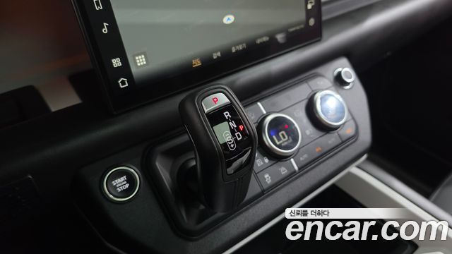Land Rover Defender (L663) 110 P300 X-Dynamic SE 2025 — фото 9