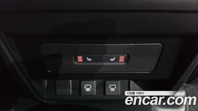 Land Rover Defender (L663) 110 P300 X-Dynamic SE 2025 — фото 12