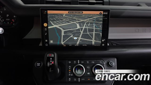 Land Rover Defender (L663) 110 P300 X-Dynamic SE 2025 — фото 13