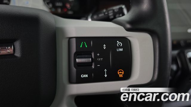 Land Rover Defender (L663) 110 P300 X-Dynamic SE 2025 — фото 17