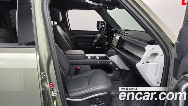 Land Rover Defender (L663) 110 P300 X-Dynamic SE 2025 — фото 26