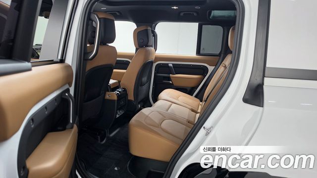 Land Rover Defender (L663) 110 P300 X-Dynamic SE 2025 — фото 11