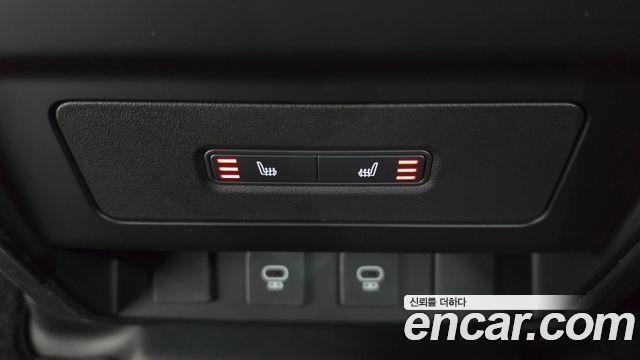 Land Rover Defender (L663) 110 P300 X-Dynamic SE 2025 — фото 15