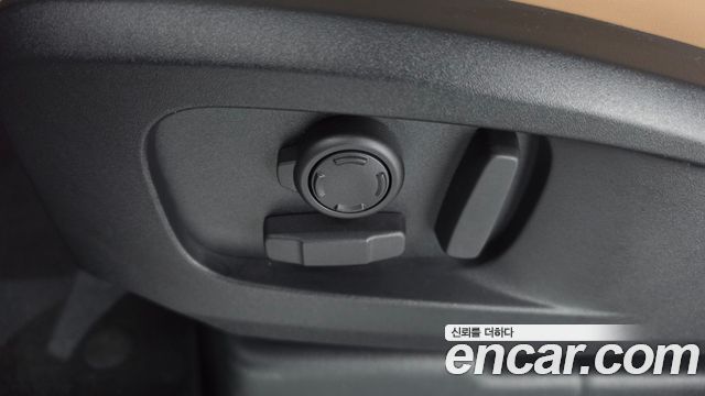 Land Rover Defender (L663) 110 P300 X-Dynamic SE 2025 — фото 18