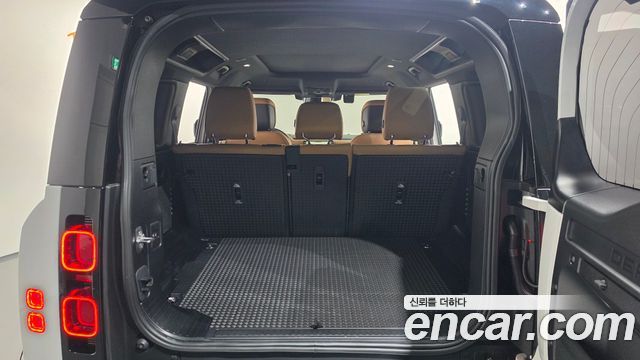 Land Rover Defender (L663) 110 P300 X-Dynamic SE 2025 — фото 19