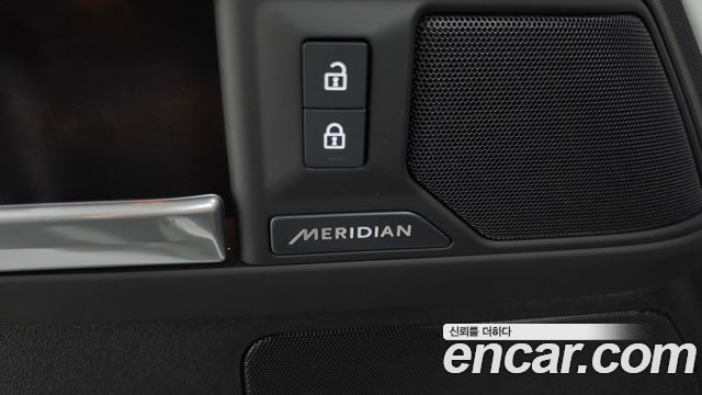 Land Rover Defender (L663) 110 P300 X-Dynamic SE 2025 — фото 30