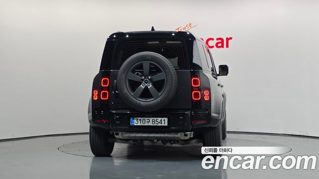 Land Rover Defender (L663) 110 P300 X-Dynamic SE 2025 — фото 4