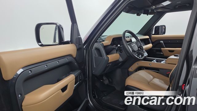 Land Rover Defender (L663) 110 P300 X-Dynamic SE 2025 — фото 10