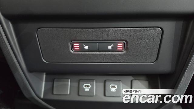 Land Rover Defender (L663) 110 P300 X-Dynamic SE 2025 — фото 12