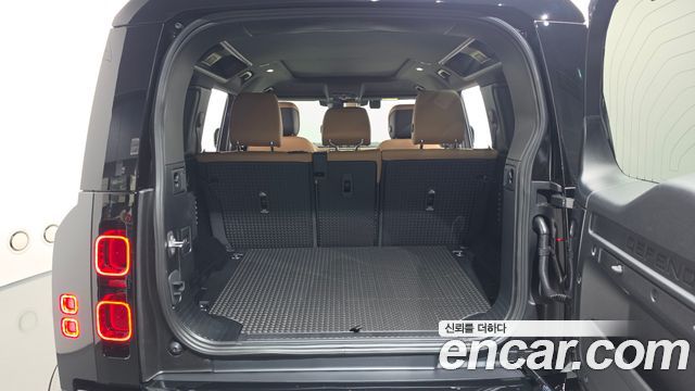 Land Rover Defender (L663) 110 P300 X-Dynamic SE 2025 — фото 28