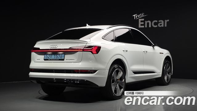 Audi e-tron 55 Quattro Sportback 2023 — фото 2