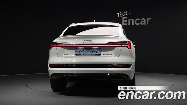 Audi e-tron 55 Quattro Sportback 2023 — фото 4