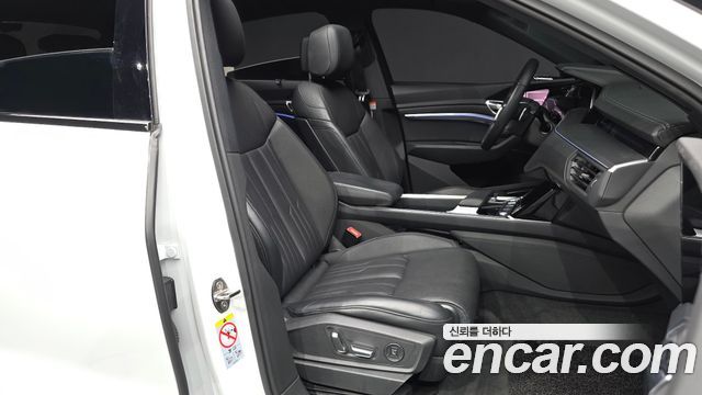 Audi e-tron 55 Quattro Sportback 2023 — фото 11