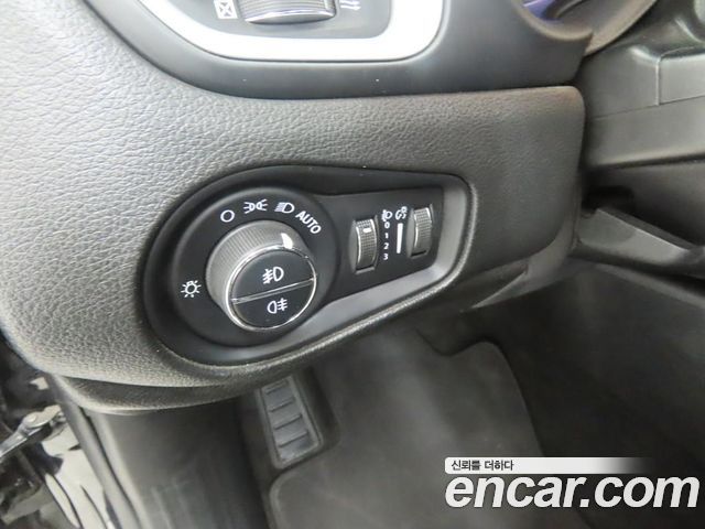 Jeep Renegade 2.4 Longitude High 2018 — фото 10